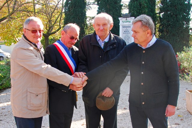 Kriegerdenkmal in Taradeau_2